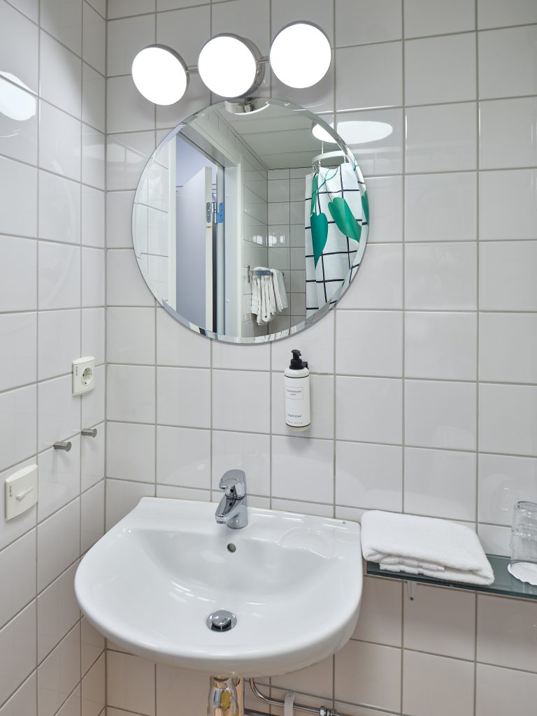 Badrum i dubbelrum standard IKEA Hotell